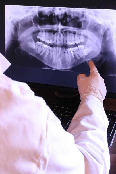 Best Cosmetic Emergency Dentistry in Mayflower Village, CA